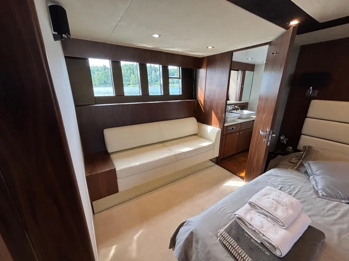 Schatzi Yacht Photos Pics 