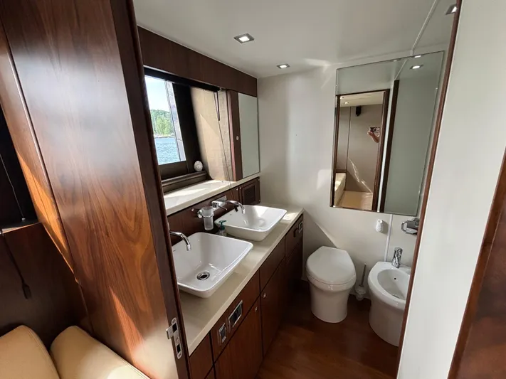 Schatzi Yacht Photos Pics 