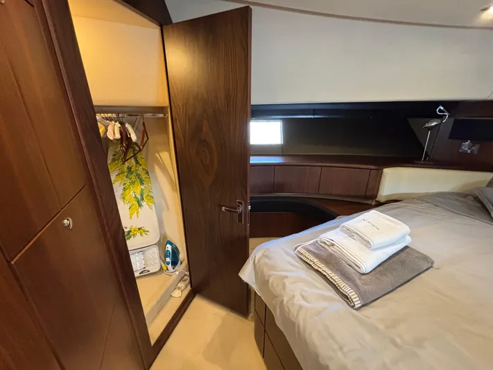 Schatzi Yacht Photos Pics 