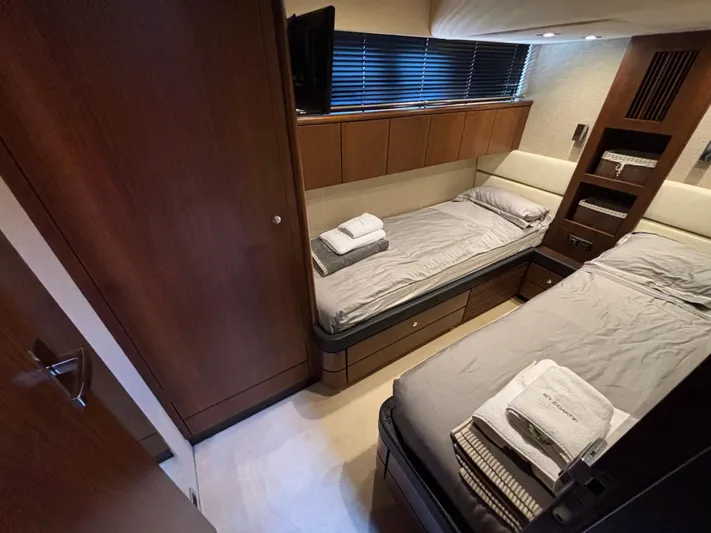 Schatzi Yacht Photos Pics 