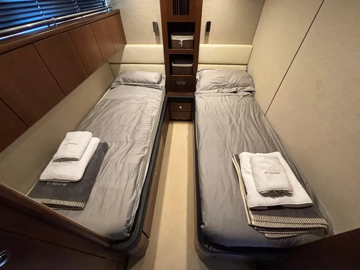 Schatzi Yacht Photos Pics 