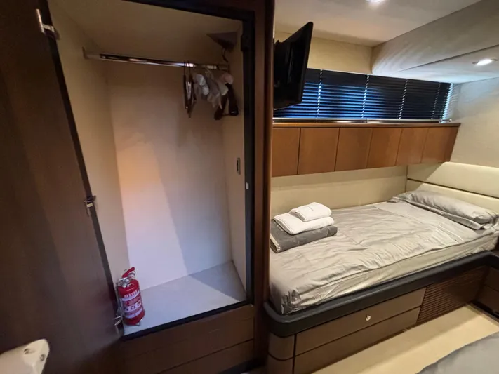 Schatzi Yacht Photos Pics 