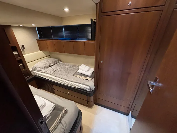 Schatzi Yacht Photos Pics 