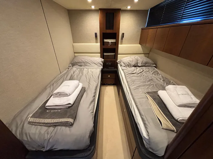 Schatzi Yacht Photos Pics 