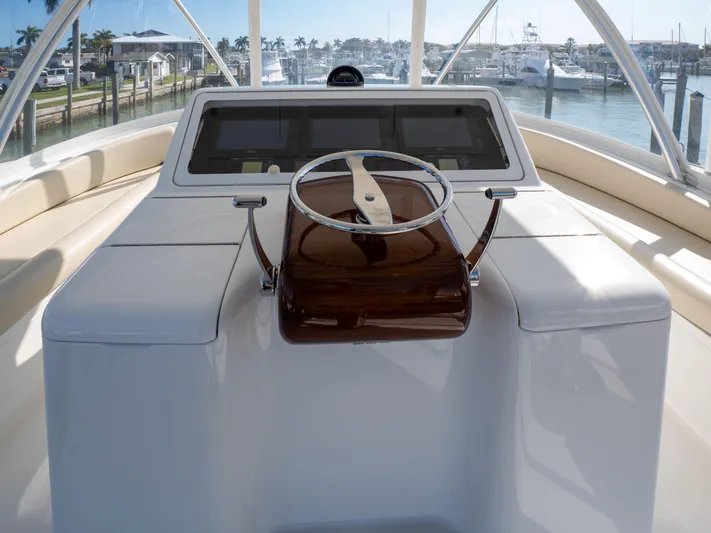 Lucia B Yacht Photos Pics 