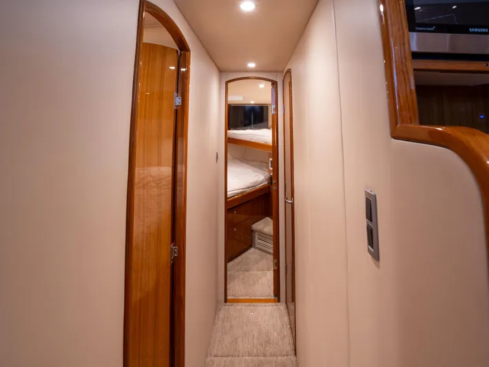 Lucia B Yacht Photos Pics 