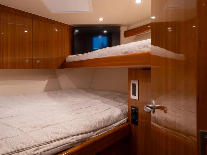 Lucia B Yacht Photos Pics 