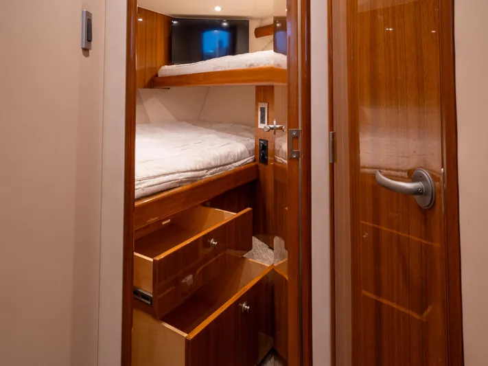 Lucia B Yacht Photos Pics 