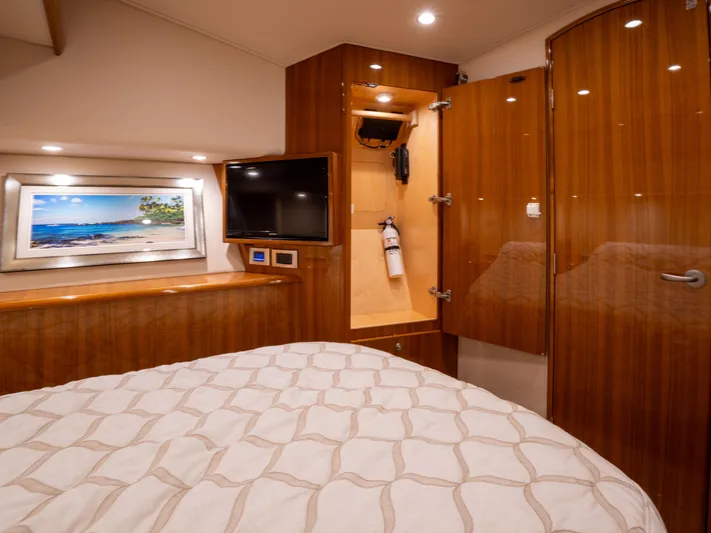 Lucia B Yacht Photos Pics 