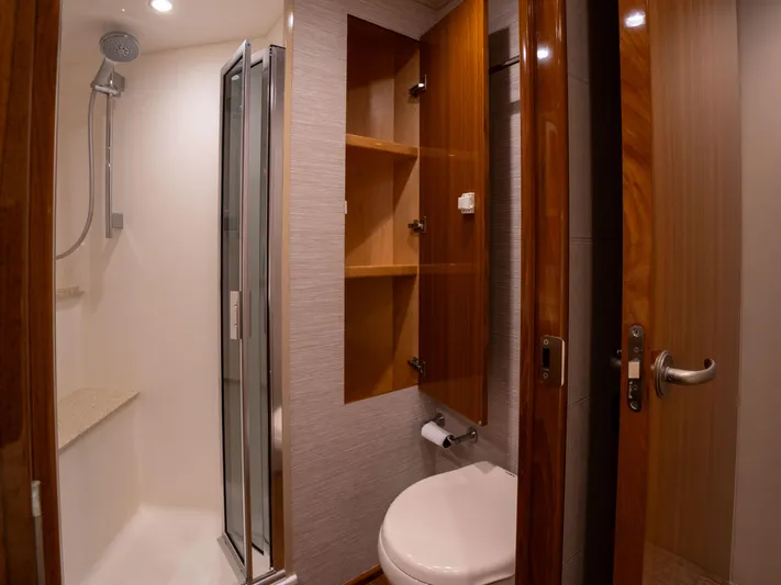 Lucia B Yacht Photos Pics 