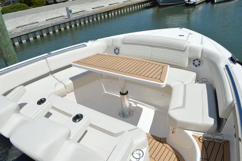 Lisa Marie Yacht Photos Pics Tiara 48 LS - Electric Table