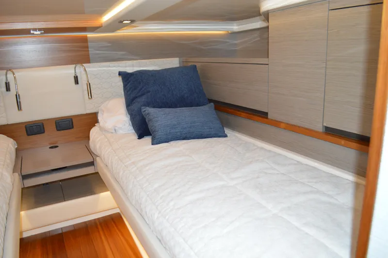 Lisa Marie Yacht Photos Pics Tiara 48 LS - Aft Berth Port Bunk