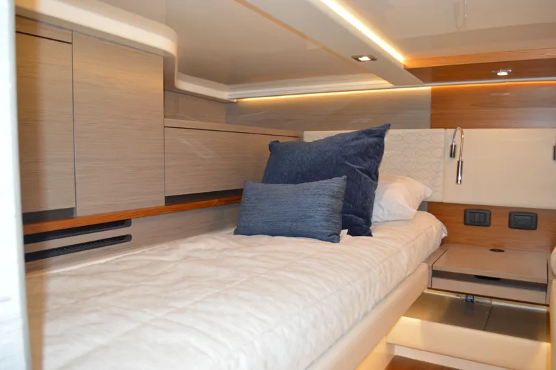 Lisa Marie Yacht Photos Pics Tiara 48 LS - Aft Berth Stbd. Bunk
