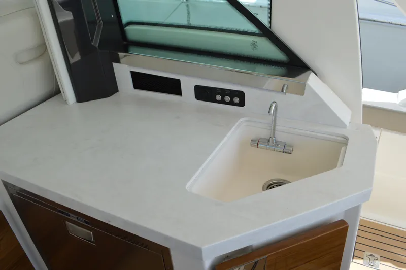 Lisa Marie Yacht Photos Pics Tiara 48 LS - Sink