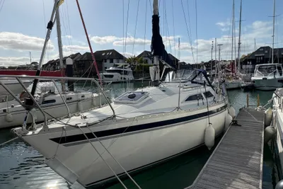 1984 Moody 27