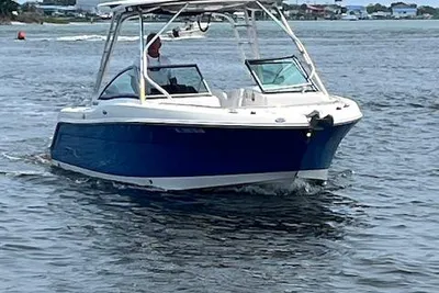 Robalo R247 Dual Console
