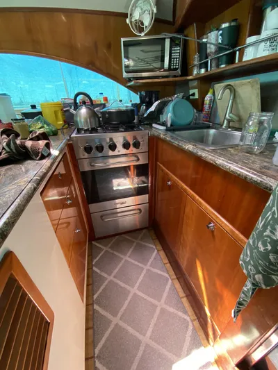 Rattlesnake Yacht Photos Pics 