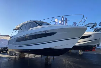 2018 Jeanneau NC 33