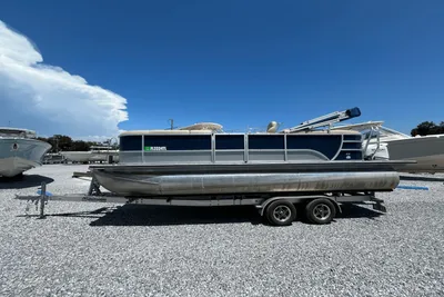 Bentley Pontoons 222 NAVIGATION