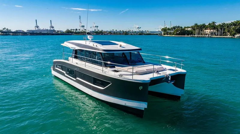 Andante II Yacht Photos Pics 