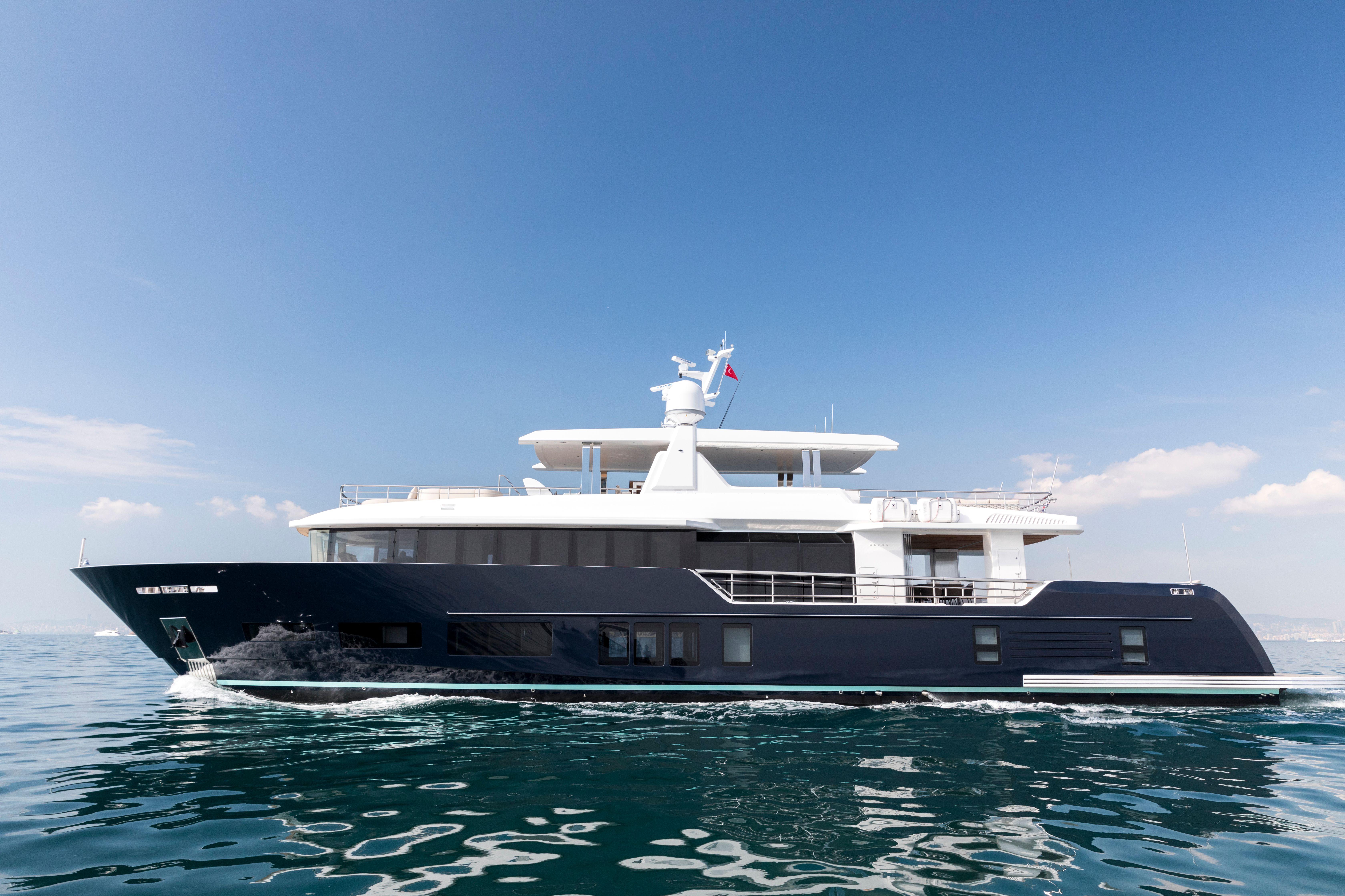 Luxury yacht Alpha Alfresco 125, 2020 model, cruising on open sea.