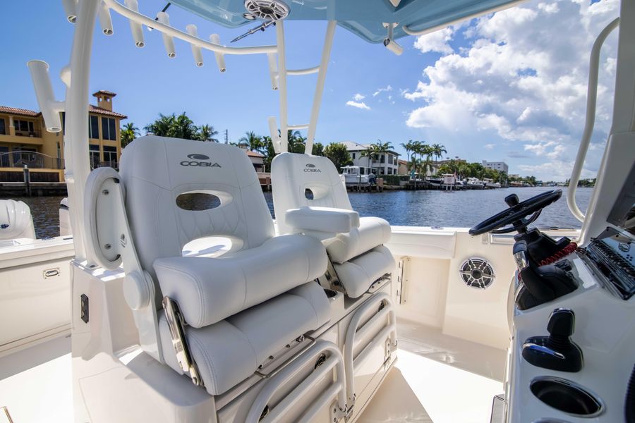 2022 Cobia 320 Center Console