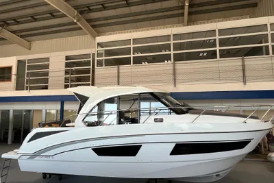 2025 Beneteau Antares 9 OB