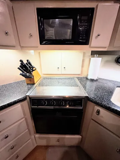 Kutting Loose 3 Yacht Photos Pics 