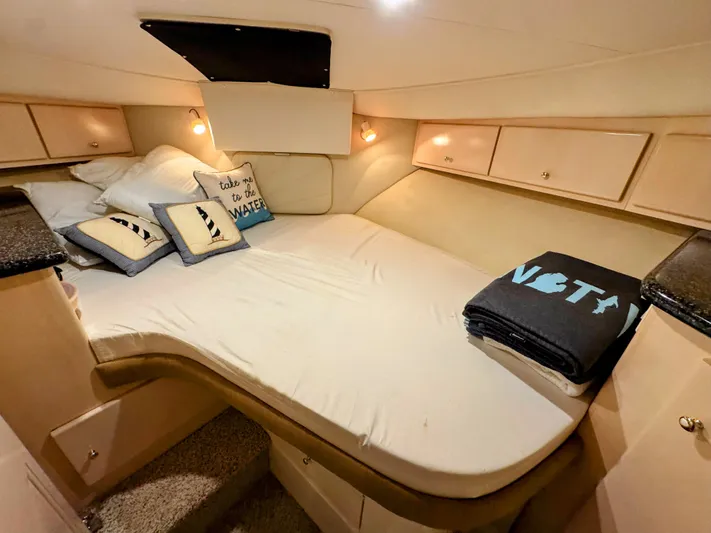 Kutting Loose 3 Yacht Photos Pics 