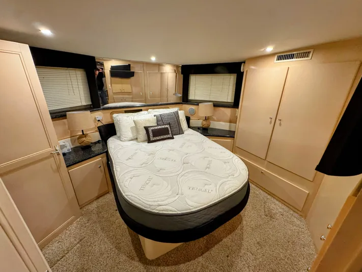 Kutting Loose 3 Yacht Photos Pics 