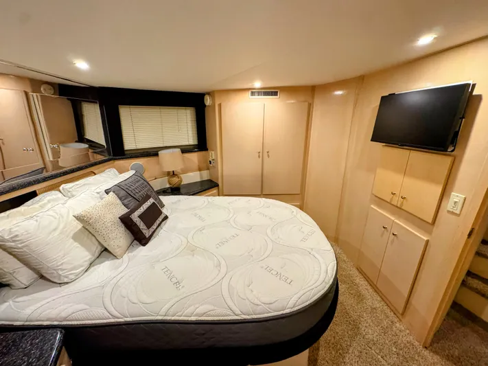 Kutting Loose 3 Yacht Photos Pics 