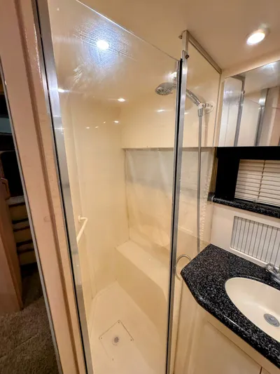 Kutting Loose 3 Yacht Photos Pics 