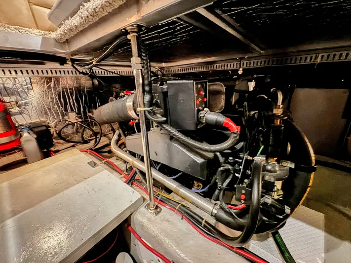 Kutting Loose 3 Yacht Photos Pics 