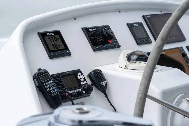 Sur L'eau Yacht Photos Pics Boat cockpit with navigation instruments and communication devices, Privilege 745, 2008 model.