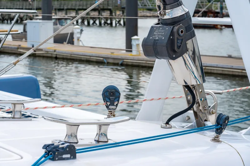 Sur L'eau Yacht Photos Pics 