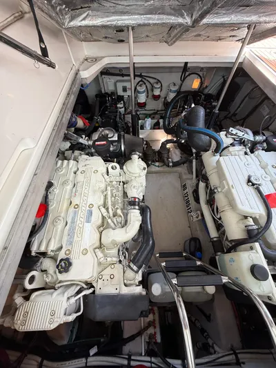 Midnight Run Yacht Photos Pics Engine room of 2009 Sea Ray 43 Sundancer with twin Cummins engines.