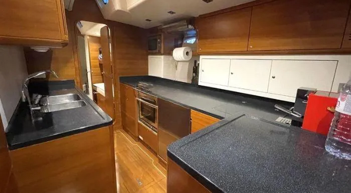 Dos Much Yacht Photos Pics 