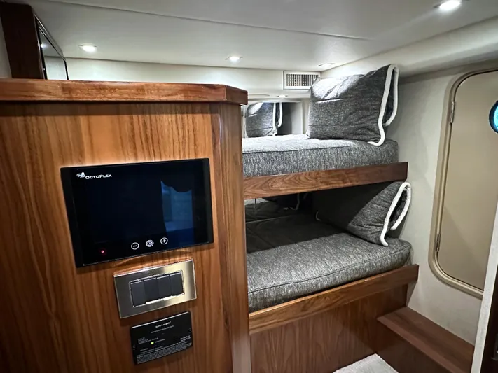 Slow Your Roll Yacht Photos Pics Crew SR