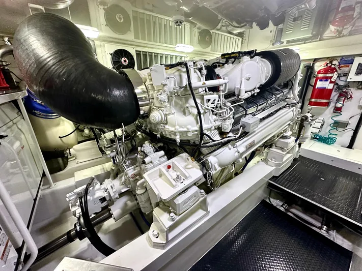 Slow Your Roll Yacht Photos Pics 