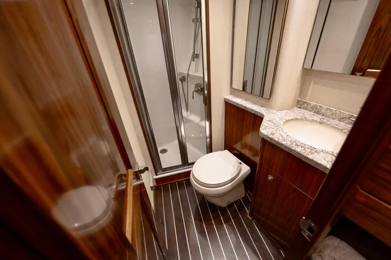 Slow Your Roll Yacht Photos Pics Guest Bunk/Day Head