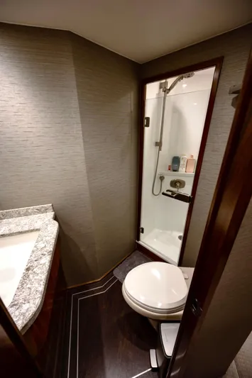 Slow Your Roll Yacht Photos Pics VIP Head