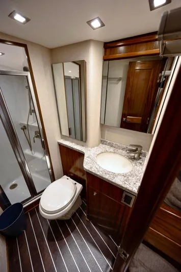 Slow Your Roll Yacht Photos Pics Guest Bunk/Day Head