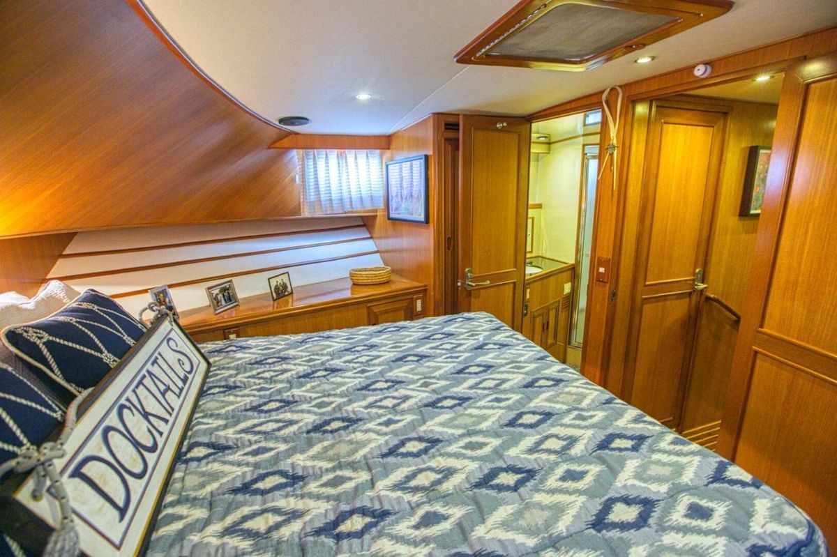 2000 Ocean Alexander 61 