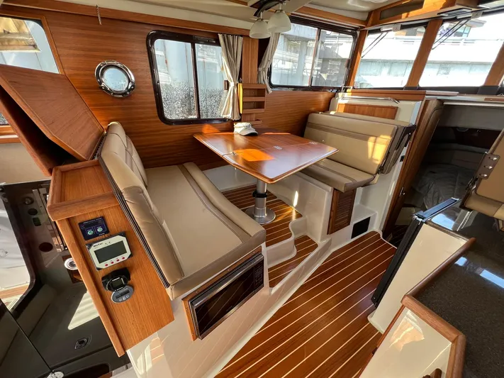 Salty Bliss Yacht Photos Pics 