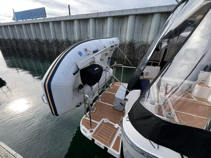 Salty Bliss Yacht Photos Pics 