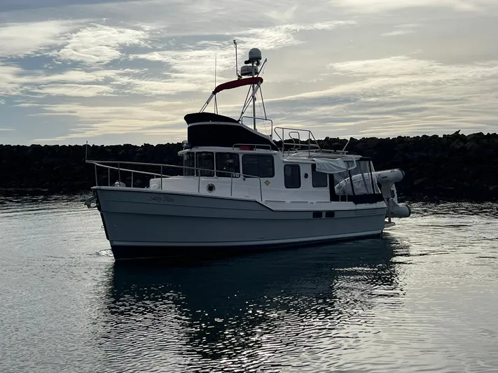 Salty Bliss Yacht Photos Pics 