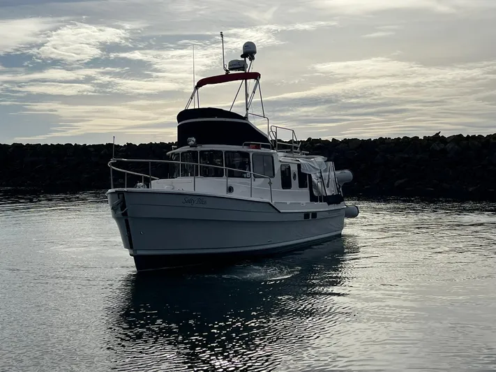 Salty Bliss Yacht Photos Pics 