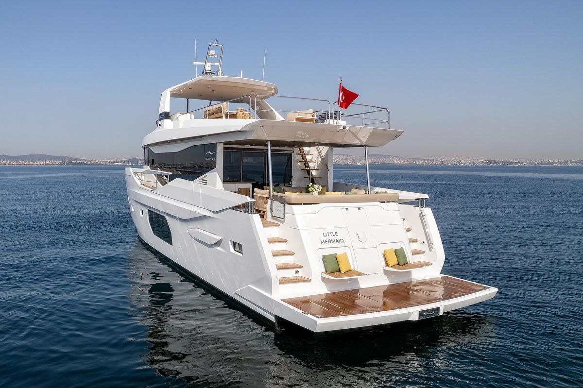 2022 Numarine 74 