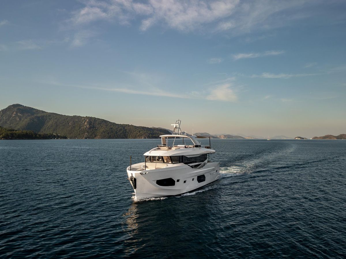 2022 Numarine 74 
