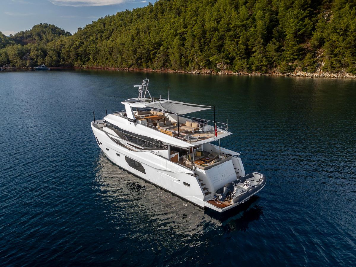 2022 Numarine 74 